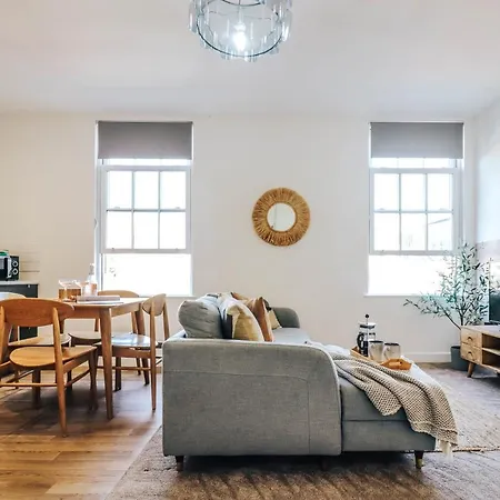 Principality View Apartment Two, By Solace Stays Cardiff Buitenkant foto