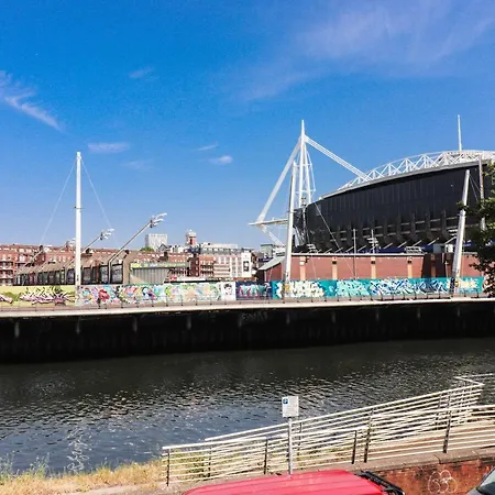 Principality View Apartment Two, By Solace Stays Cardiff Buitenkant foto