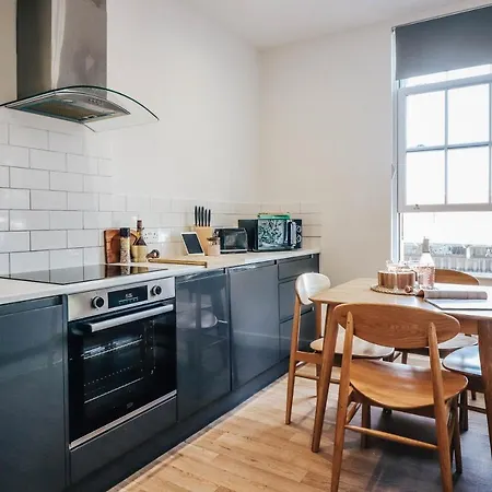 Principality View Apartment Two, By Solace Stays Cardiff Buitenkant foto