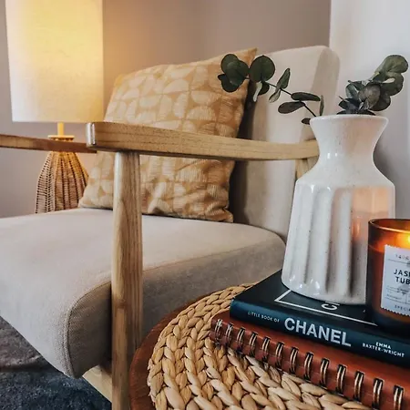 Principality View Apartment Two, By Solace Stays Cardiff Buitenkant foto